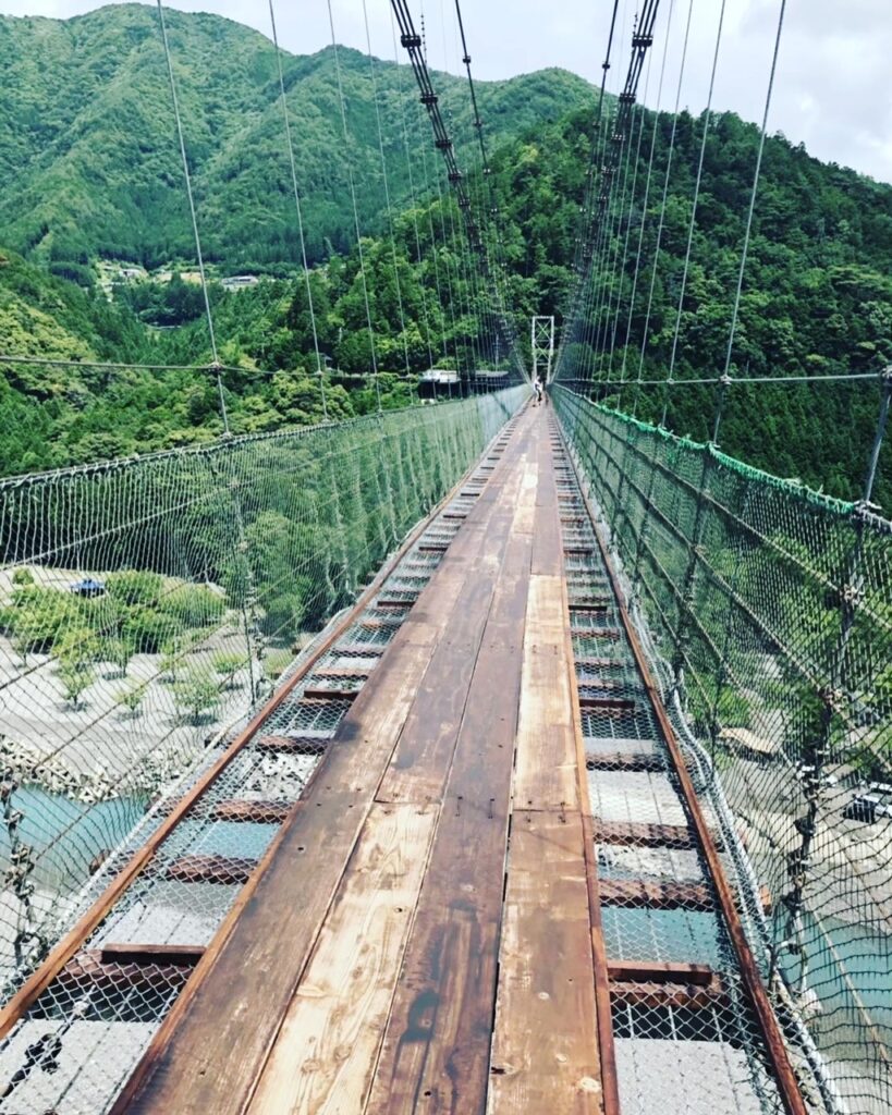 Tanise_suspension_bridge